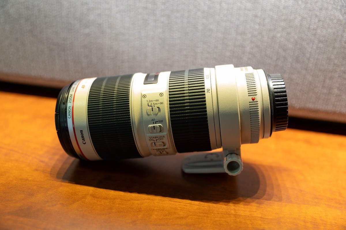 Canon EF 70-200mm f/2.8L IS II USM Zoom Lens w/ Hood & Extender EF