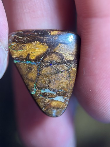 *Privatverkauf* Boulder Opale poliert 20,8 + 21,0 ct mit Feuer