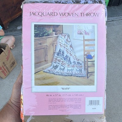 Crown Crafts KATS Cats Jacquard Woven Double Layer Acrylic Throw 46x57''