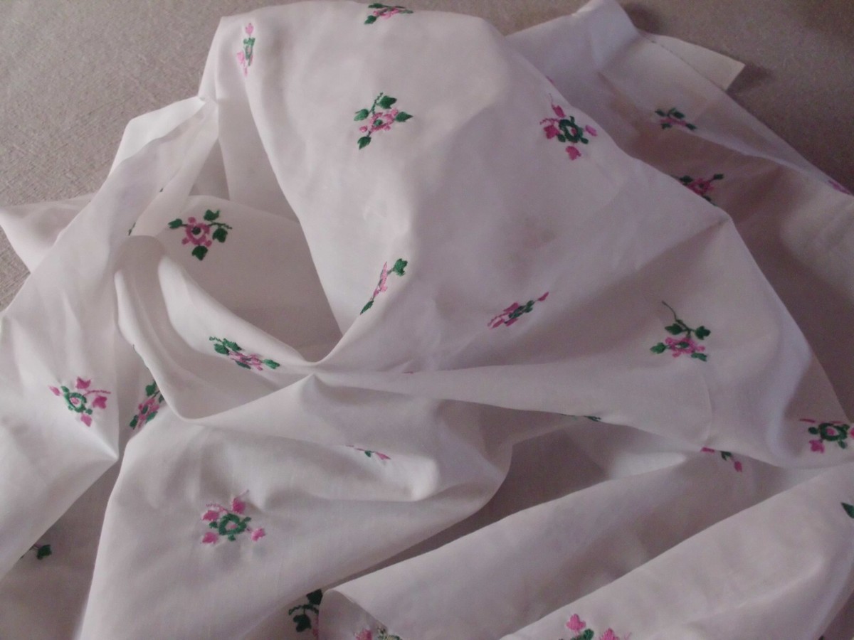 Coupon De Tissu Vintage Brodé Fleurs - 64 X 82 Cm, Polyester, Motif Ancien, Parfait Pour La Couture