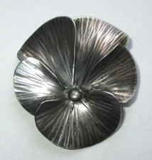 VINTAGE STERLING SILVER HAND MADE PANSY FLOWER BROOCH SIGNED NYE