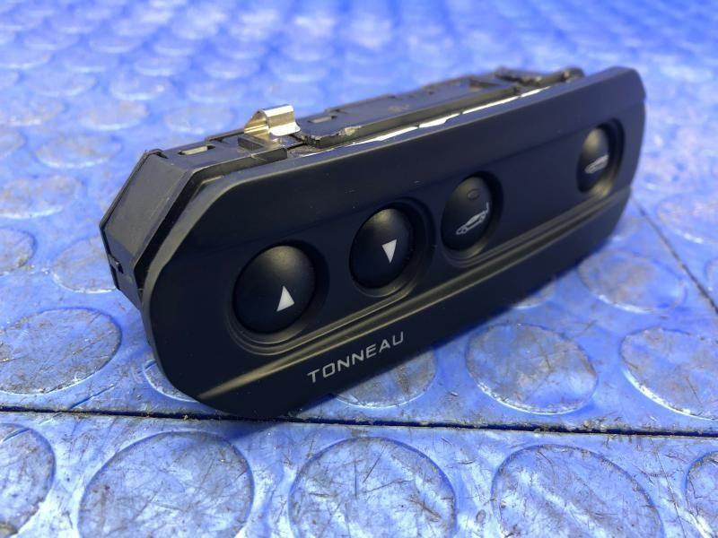 2016-2021 MCLAREN 570S TOW MODE TONNEAU CONTROL SWITCH BUTTON ASSEMBLY 11M1086SP