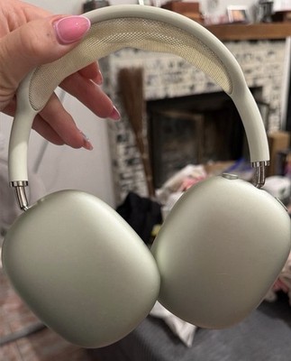 Apple AirPods Max Green Wireless Bluetooth Over-Ear Headphones Built-In Mic