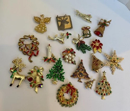 20 Vintage Rhinestone Enamel Figural Christmas Brooch Pin Costume Jewelry lot 20