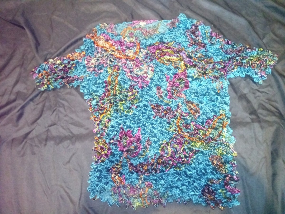 Vintage 90s Purple Blue Paisley Short Sleeve Stretchy 