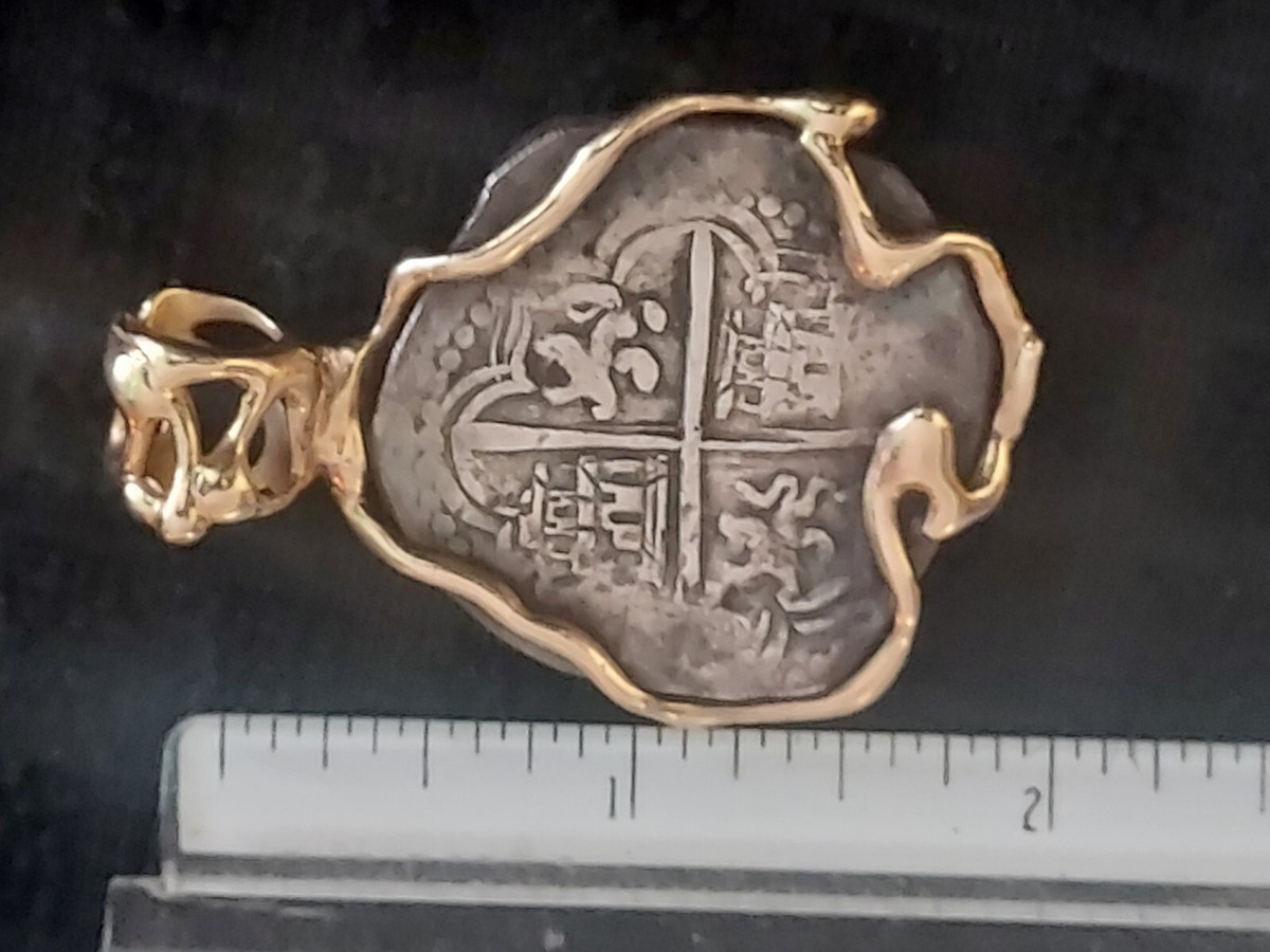 Chapado en Laton ゴールド　パール　Conche Authentic Spanish 8 Reales Cob Coin 14K Gold Bezel Mount