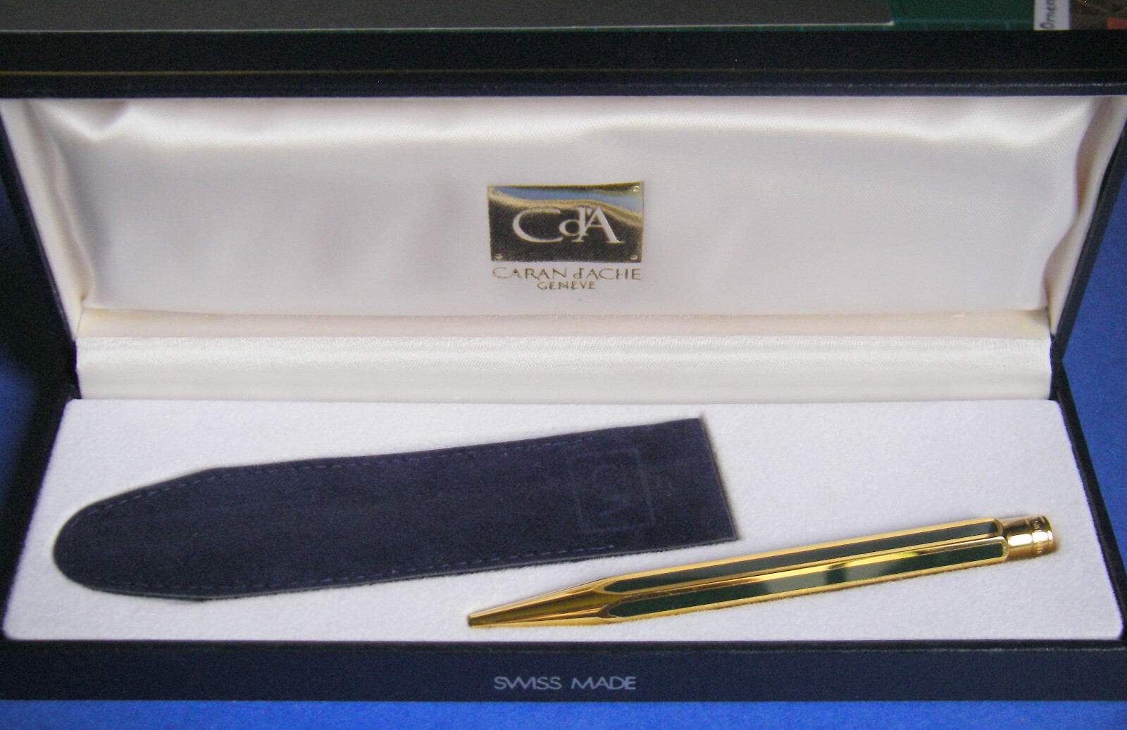 Stylo bille Ecridor Caran d'Ache XS vert pour sublimer vos notes quotidiennes dans votre agenda