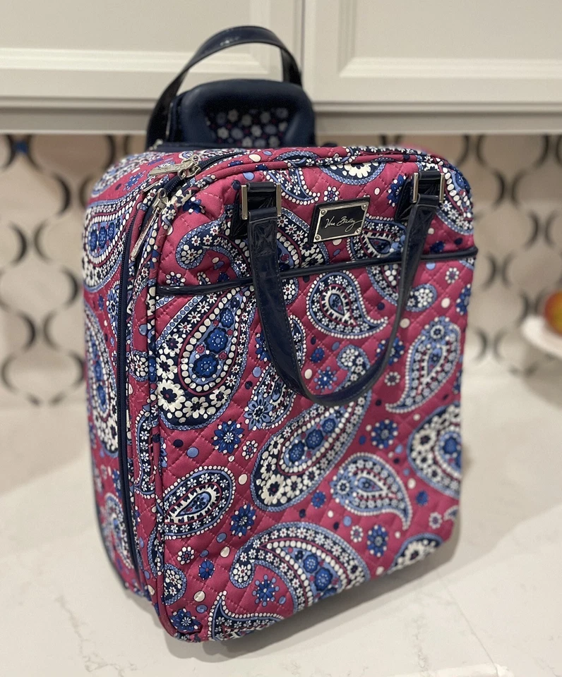 Maleta de mano con ruedas Vera Bradley Paisley Boysenberry 18" EUC Foto 2 de 4