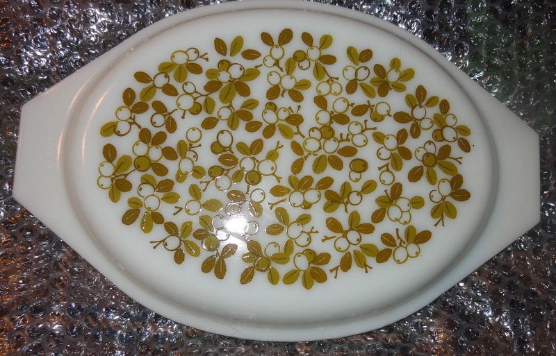 Vintage 945C 39 PYREX VERDE GREEN OLIVES LID ONLY for a Divided Casserole Dish