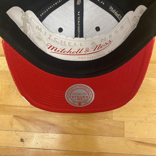 Mitchell & Ness Los Angeles Clippers Snapshot Black/Red Adjustable Snapback Hat - Picture 10 of 15