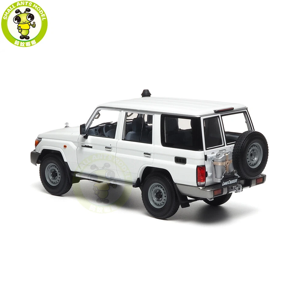 1/18 Toyota Land Cruiser 70 Series J76 LC76 Almost Real 870103 Diecast Model Car - Image 4 of 4