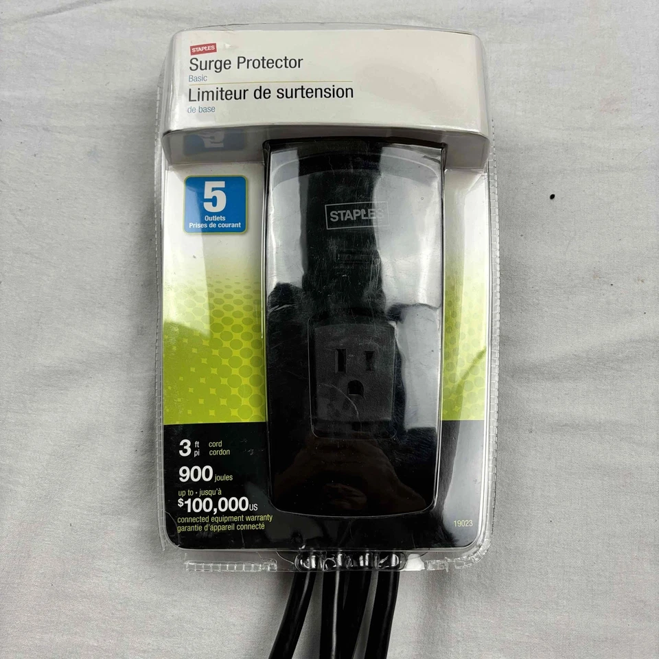 Staples Surge Protector 5 Outlets 900J 3ft Cord PET 15A 125V 1875W New - Image 2 of 4