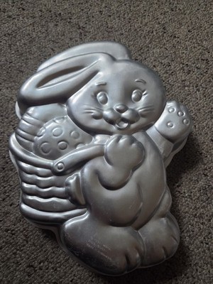Used Vintage Aluminum  Wilton  Easter Bunny With  Basket Of Eggs Cake Mold