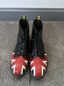 Bottines Dr. Martens Union Jack Noires - Pointure 40, Style Mixte, état D'usure Visible