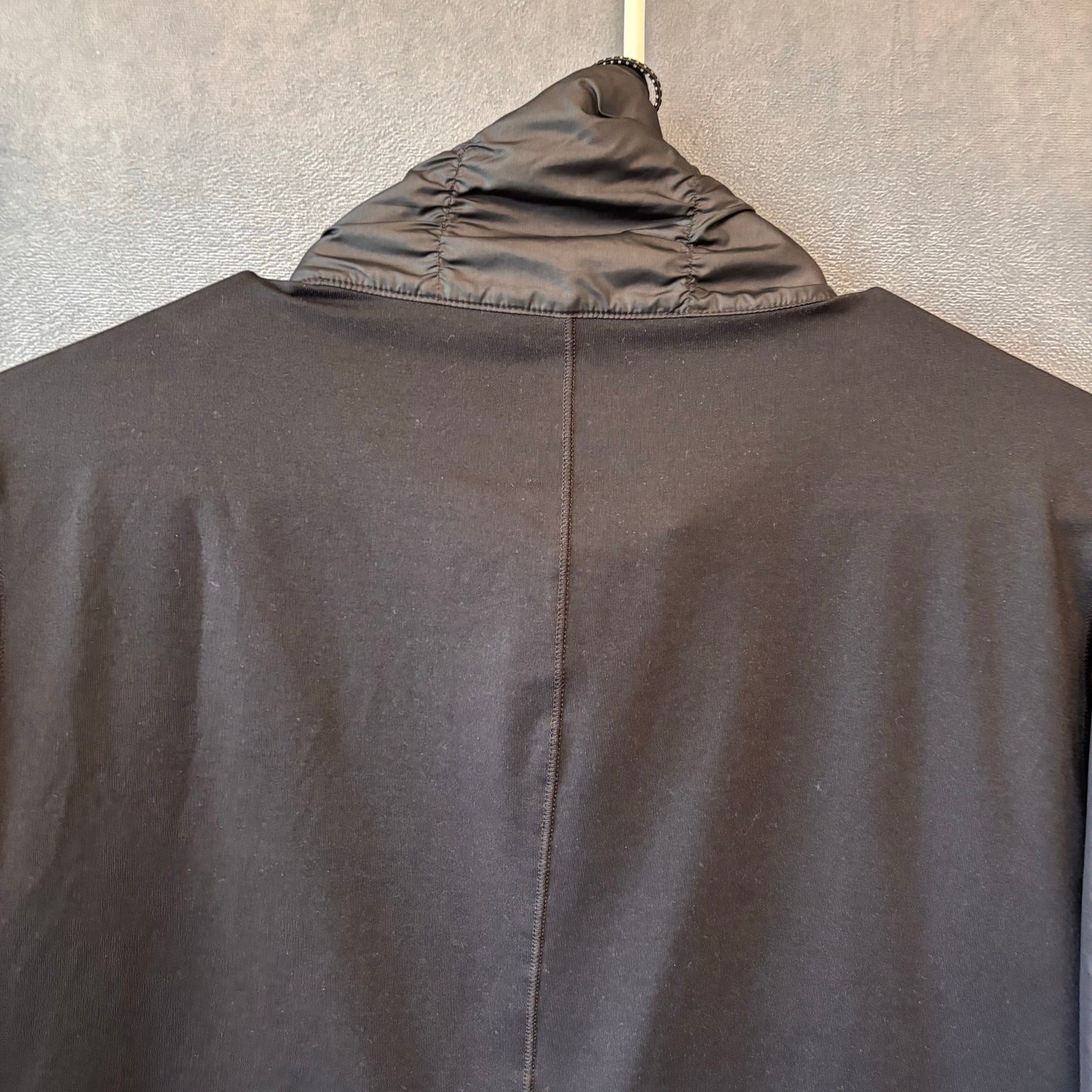 Under Armour Lightweight Packable Jacket Lightwei… - image 14