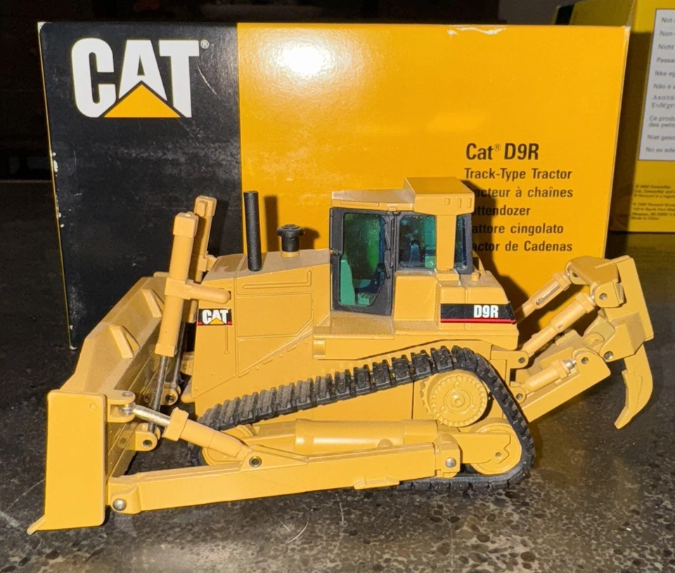 Dozer Caterpillar D9R - "EDICIÓN LANZAMIENTO" - NZG #451 - 1/50 - SIN USAR, EN CAJA Diecast Foto 2 de 4