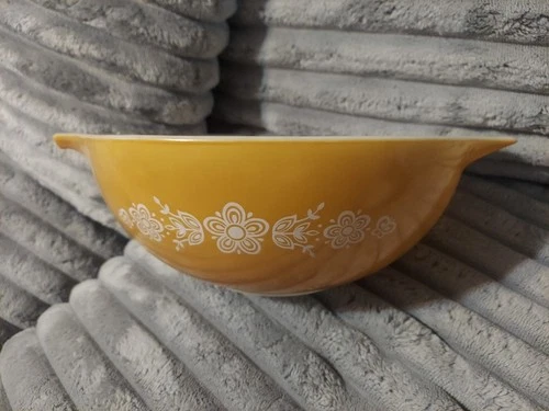 Vintage Pyrex Butterfly Gold Cinderella Nesting Mixing Bowl #444 4 Qt.