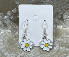 Vintage White Daisy Silver Dangle Fashion Bohemian Casual Fun Earrings