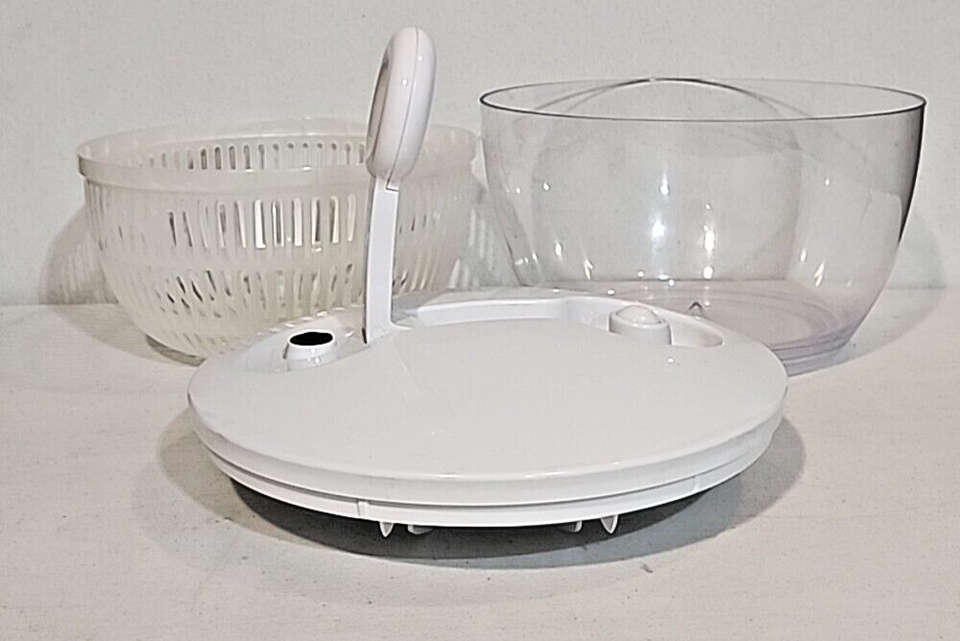 The Pampered Chef Salad and Berry Spinner Very Good Condition eBay