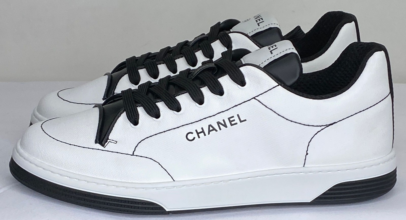 Chanel Women's White Cruise Sneakers Size 7.5 Cotton Low-Top Lace-Up