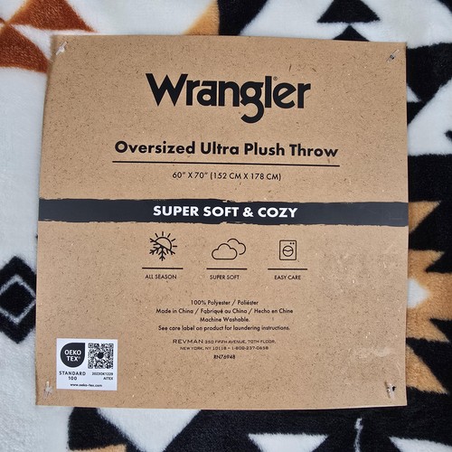 Wrangler Oversized Ultra Plush Throw Blanket 60x70 Southwestern Aztec Pattern - Picture 3 of 5
