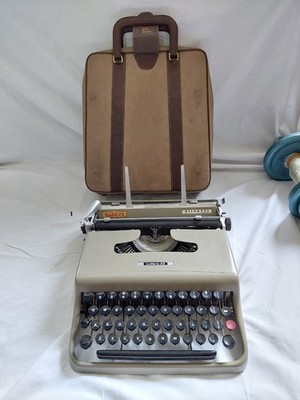 Olivetti Lettera 22 Vintage Schreibmaschine, grau, mit beiger Tragetasche, 50er Jahre,