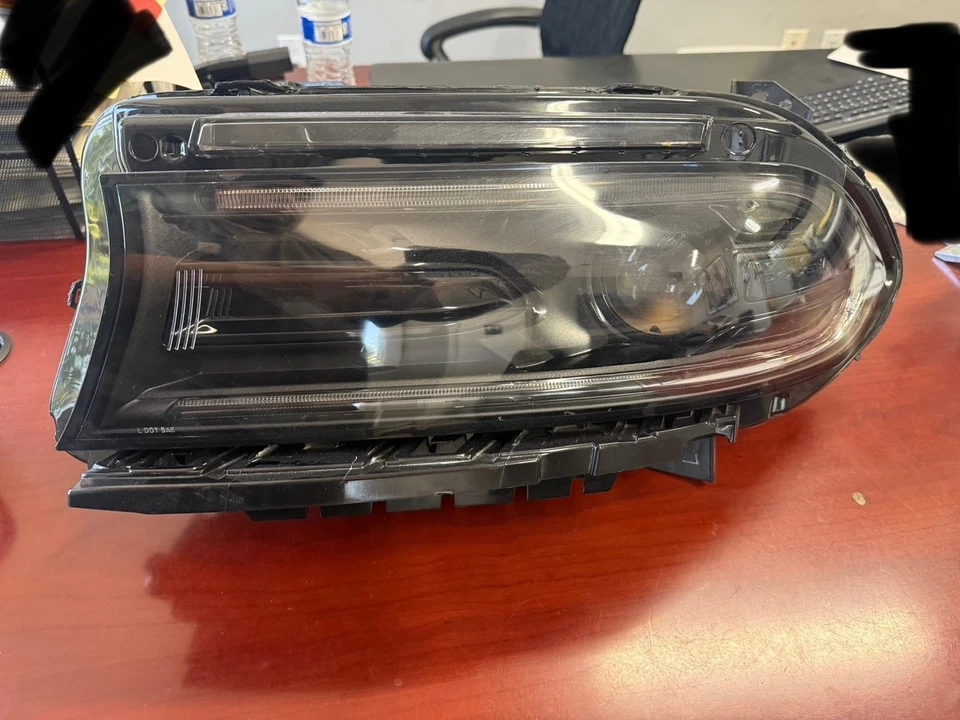 Faro izquierdo Dodge Charger 2022 oculto 2015-2023 Foto 2 de 4