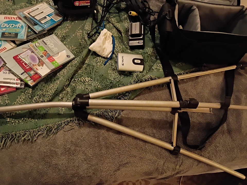 Panasonic DVD Video Ois Hand Held Camcorder - Image 3 of 4