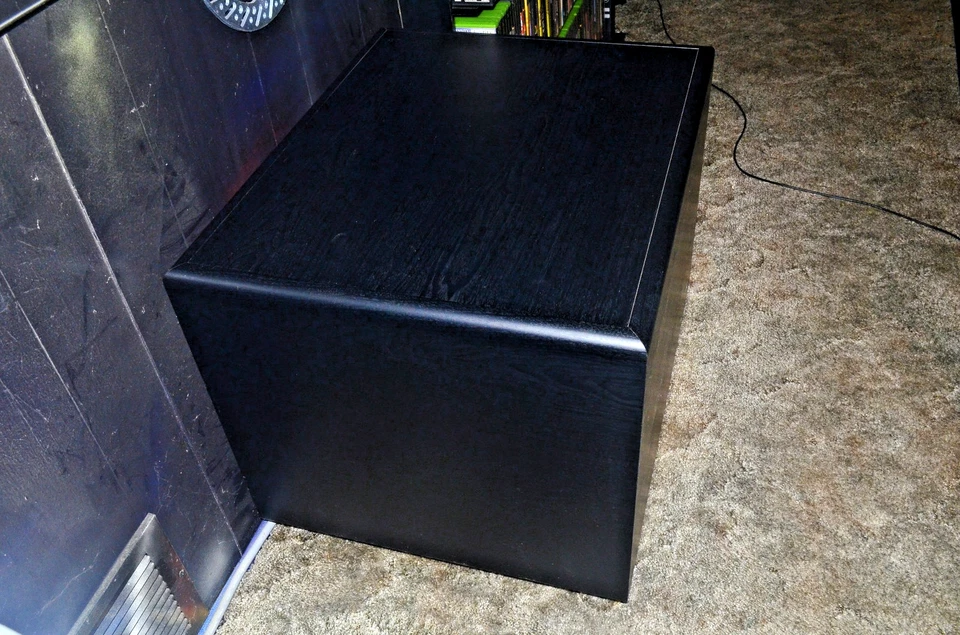 ADVENT AV550S Subwoofer 15 pulgadas CARVER SUNFIRE Amplificador Monster Sub Negro COMO NUEVO ÚNICO DUEÑO Foto 2 de 4