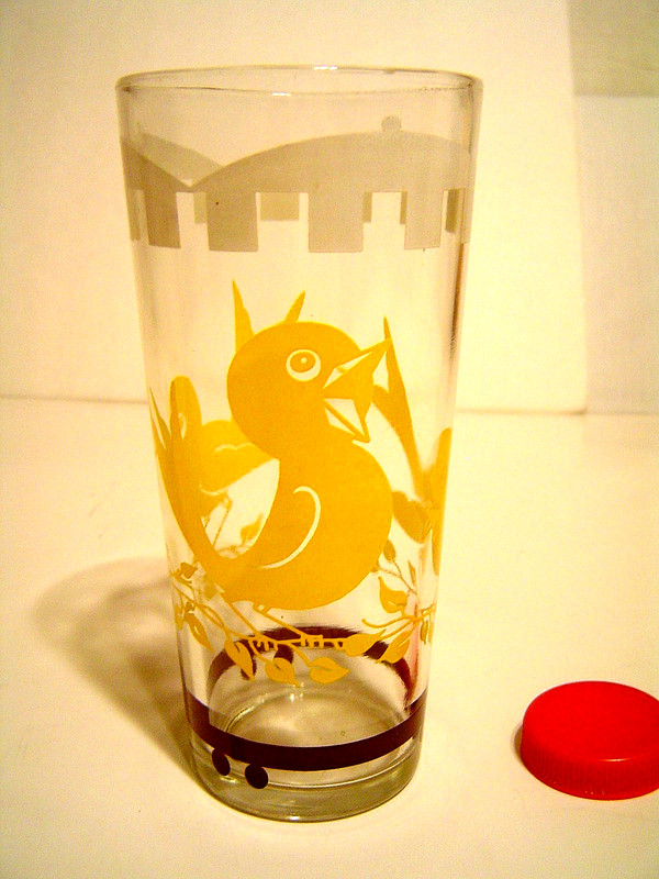 CIRCUS HEAVY GLASS yellow CHICKS birds 6" tall 15 ounces animals EXCELLENT