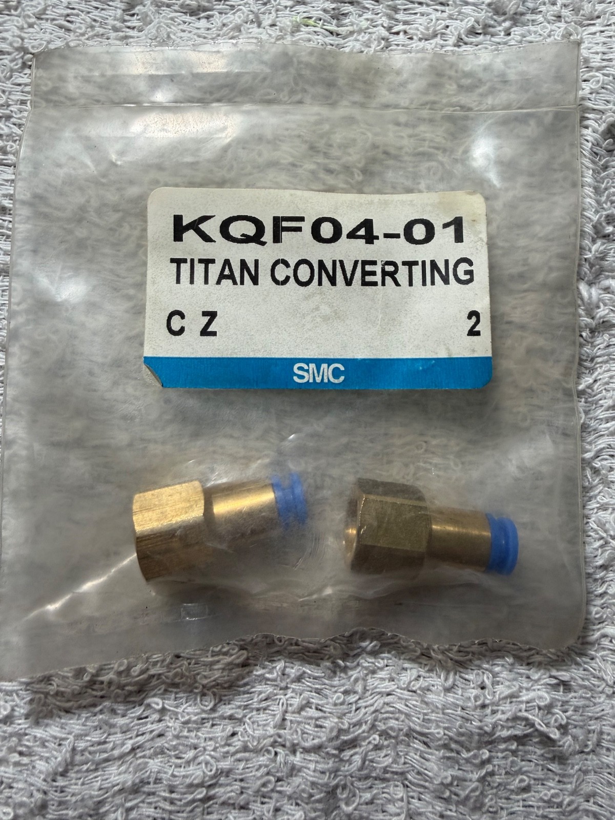2 SMC KQF04-01 4mm x 1/8" Rc Female Push Connect Fittings NOS Sealed