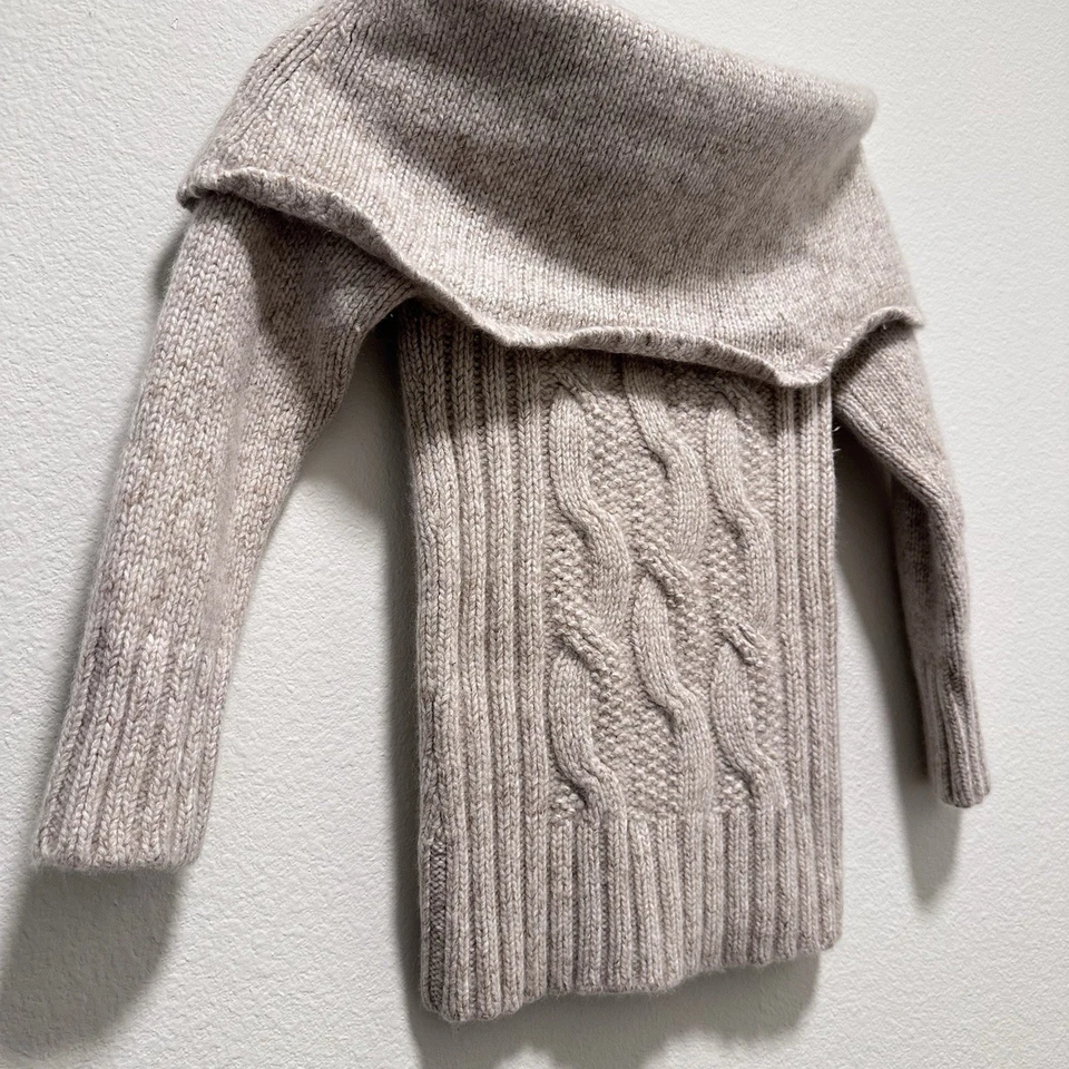 Suéter Pullover Tejido con Cable Hombro Descubierto Plegable Y2K Express para Mujer Cachemira XS Foto 2 de 4