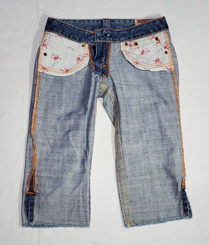 True Religion Denim Bermuda Shorts Size 25 - Missing Back Pocket Button - Picture 18 of 20