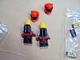 LEGO Space - Roboforce - Robo Stalker (2153) Manual + 2 minifigs + Box. Free S/H