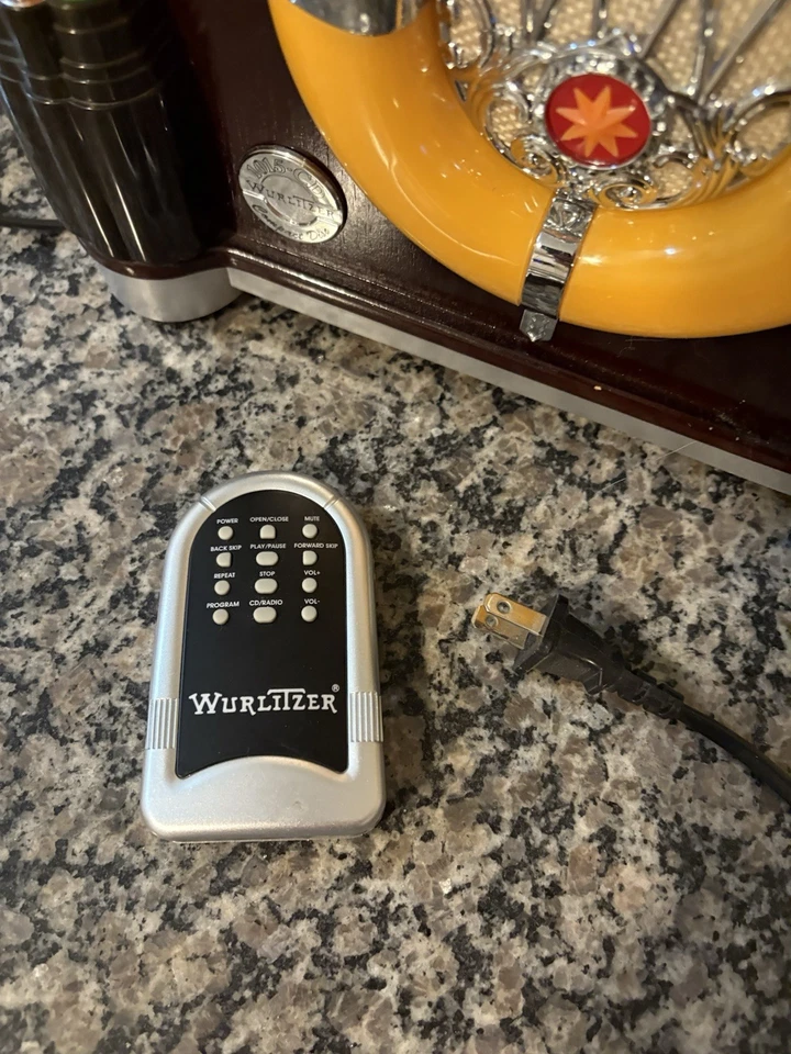 Crosley WR18 Mini Bubbler Jukebox +CD and Radio with Remote Read Description - Image 4 of 4