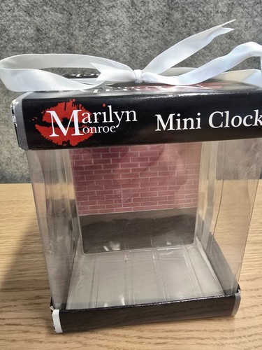 Marilyn Monroe Mini Clock With Quartz Accuracy & Hand-Painted Resin - Picture 3 of 8