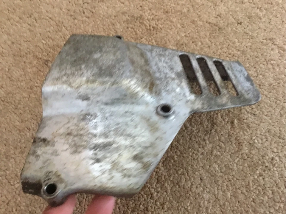 Carcasa cubierta piñón del motor Honda CB200 CB 200 (Ref-5) Foto 2 de 4