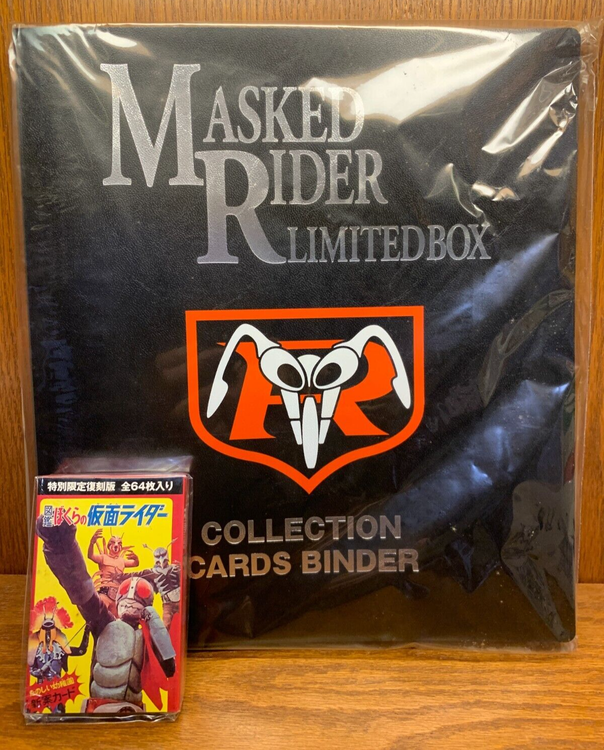 Kodansha Kamen Masked Rider LIMITED BOX (64 cards) with Binder