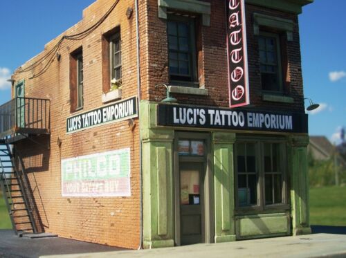 Downtown Deco HO Scale Luci's Tattoo Craftsman Building Kit + Bonus Sidewalks - Picture 3 of 3