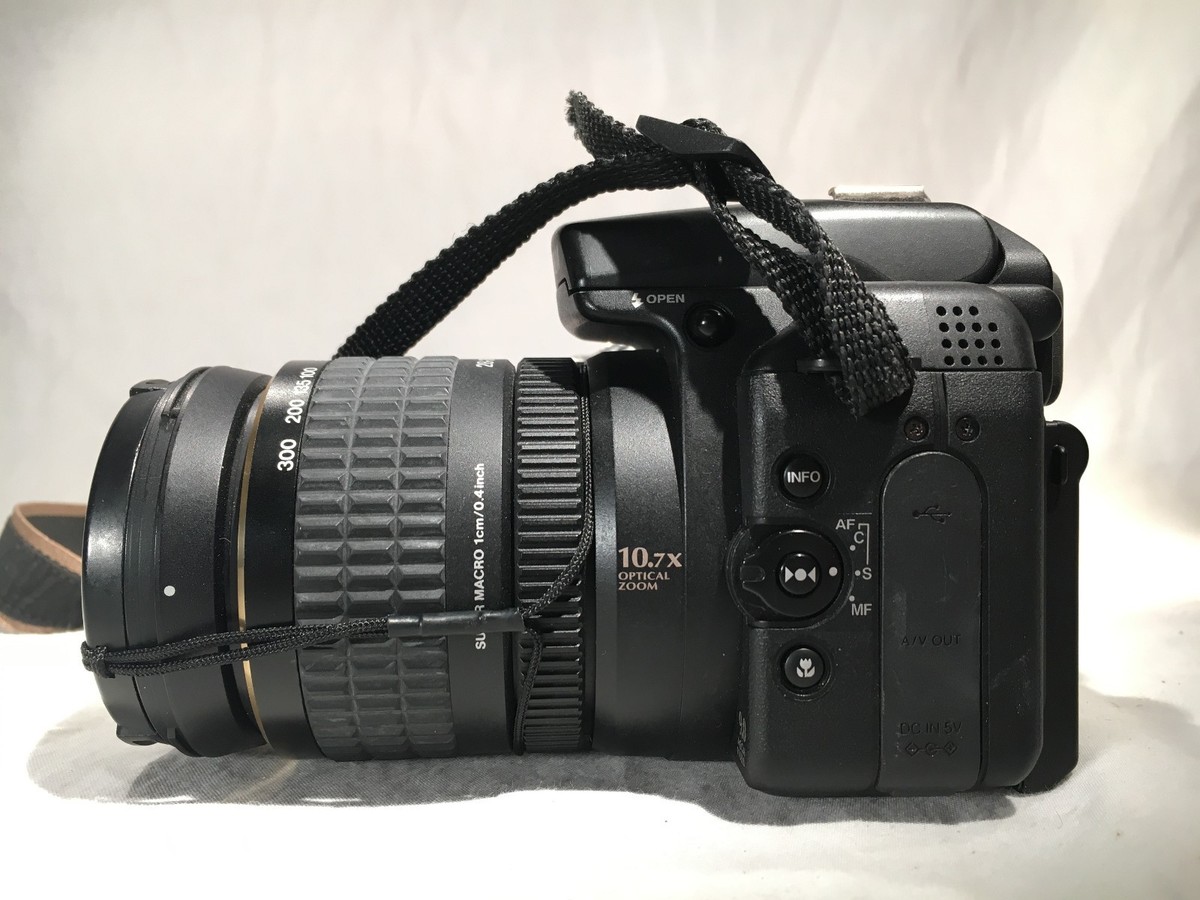 Fujifilm FinePix S9100 9.0 MP Digital Camera - Black NON-WORKING