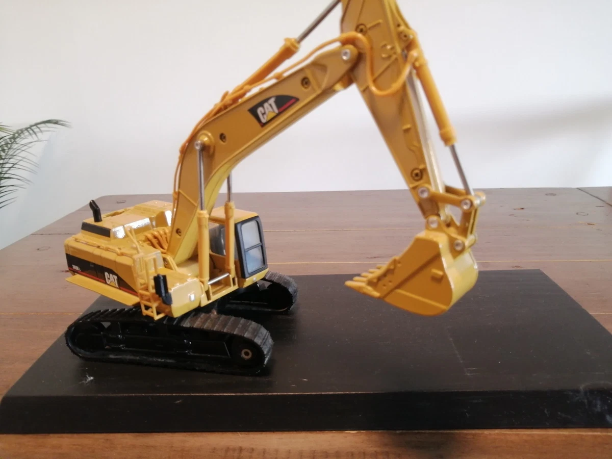 CAT 365B L Series II Hydraulic Excavator 1:50 Diecast Model by