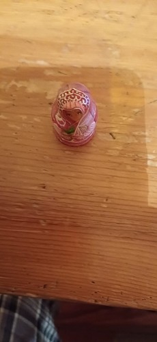 A Wooden Style Thimble Which Is Showing A Picture Of A Beautiful Russian Doll. - Picture 5 of 10