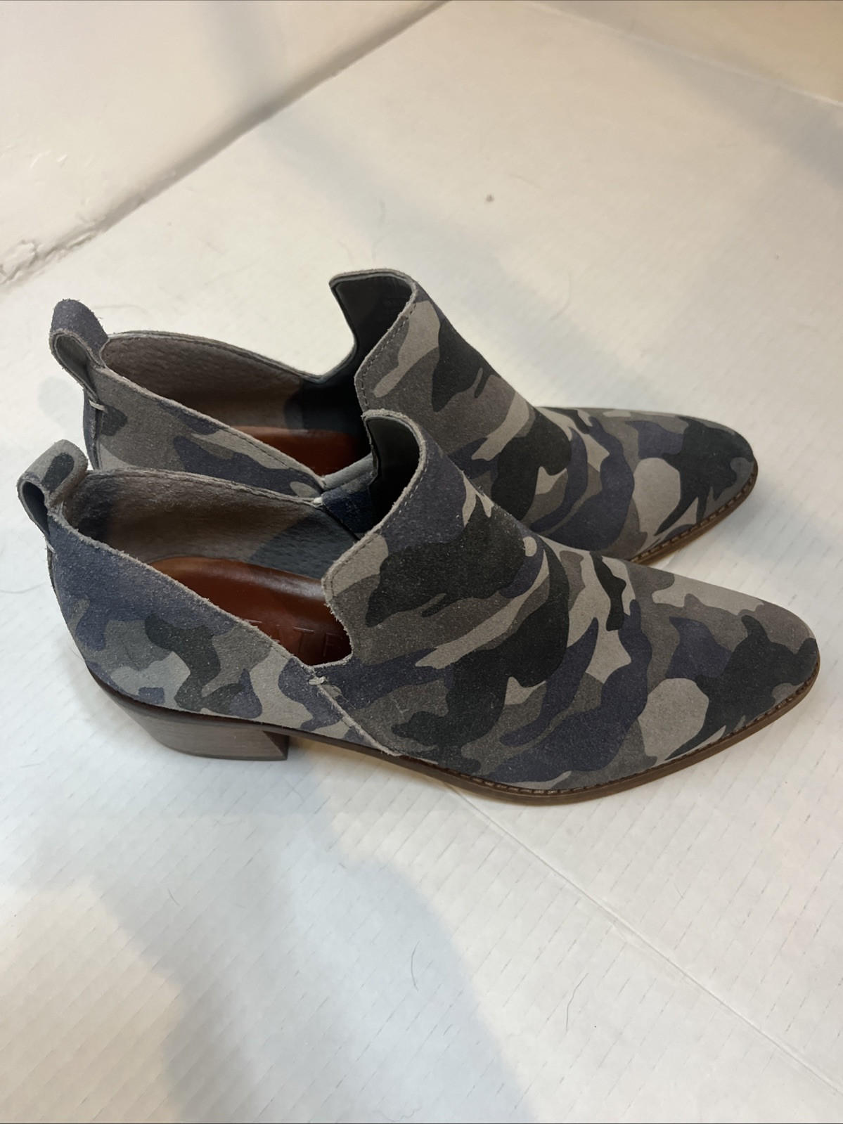 1. State Genuine Leather Suede Green Camo Idania Block Heel Bootie Slip On Sz 8M