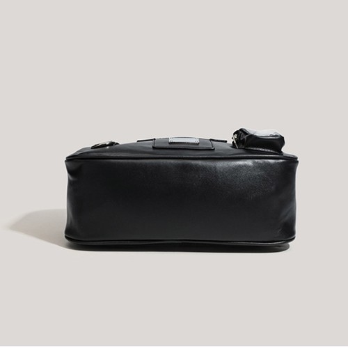 Stylish PU Leather Underarm Bag With Zipper Closure Shoulder BagsLarge Handbag - Picture 5 of 8