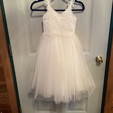 Azazie Girls’ Dress Size 6 Ivory Full skirt Bow Tulle layered Flower Girl lace