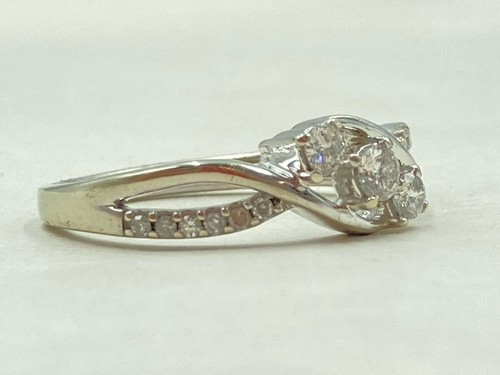 Anillo de moda de diamantes para dama 15 diamantes .30 quilates T.W. Oro Blanco 10K (EL1101165) - Imagen 2 de 6