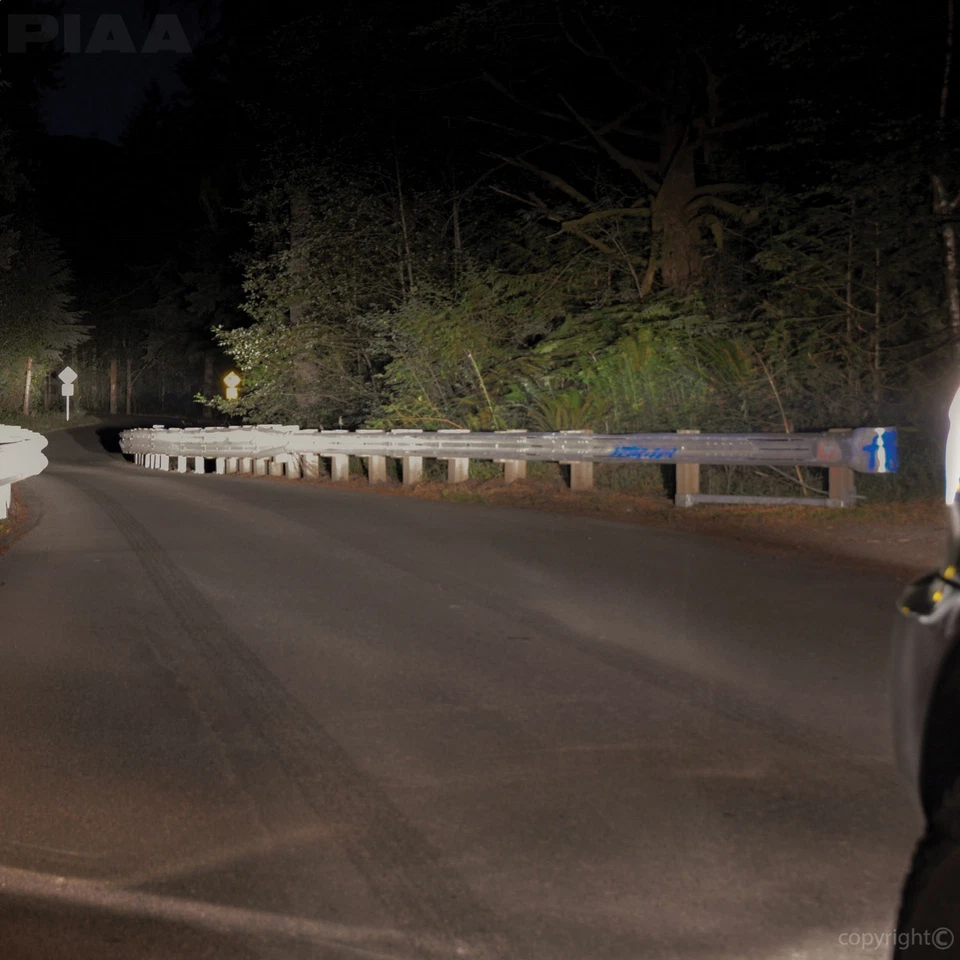 PIAA 23-10101 H1 Xtreme White Hybrid Replacement Bulb - Image 2 of 3