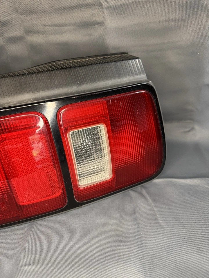 原始设备制造商丰田 CELICA LH 球杆尾灯 — 第 2/4 张图片