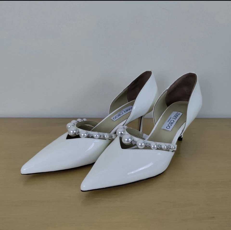 Zapatos de novia puntiagudos Jimmy Choo blancos charol adornados con perlas talla 41 Foto 2 de 4