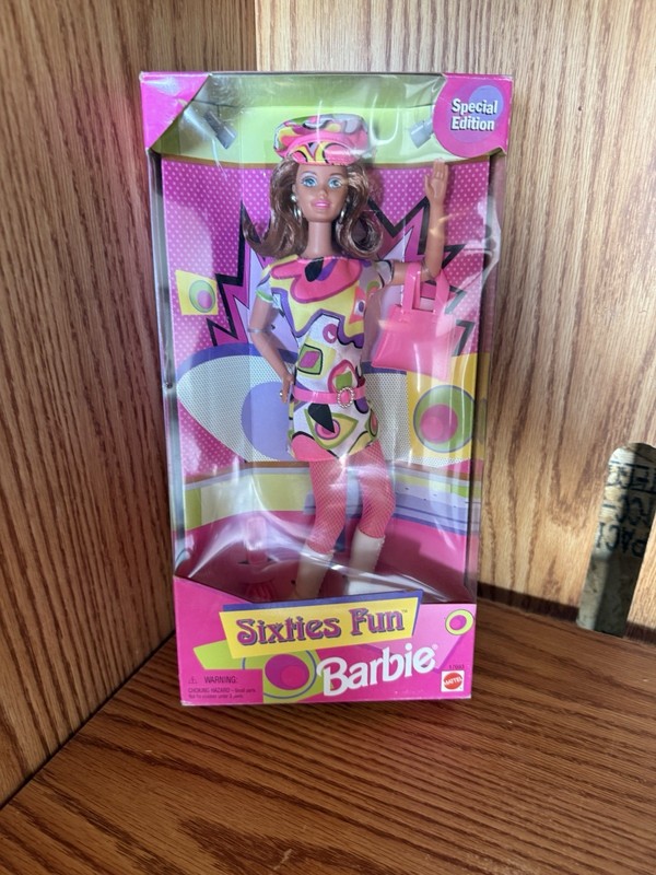 Vintage 1997 Mattel Sixties Fun Special Edition Barbie Doll NRFB #13991 Mod Dres